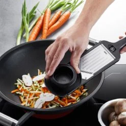 Gefu Violi 2.0 Juliennesnijder 32 Cm Rvs Zwart 5 Gefu Violi 2.0 Juliennesnijder 32 Cm Rvs Zwart -Keuken Benodigdheden Winkel 50441 gefu julienne v hobel violi 2 0 02