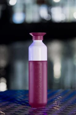 Dopper Waterfles 450 Ml Kunststof Funky Fuchsia -Keuken Benodigdheden Winkel mood photography for pdp 800x1200 0000 3766 20210204 funky fuchsia 002
