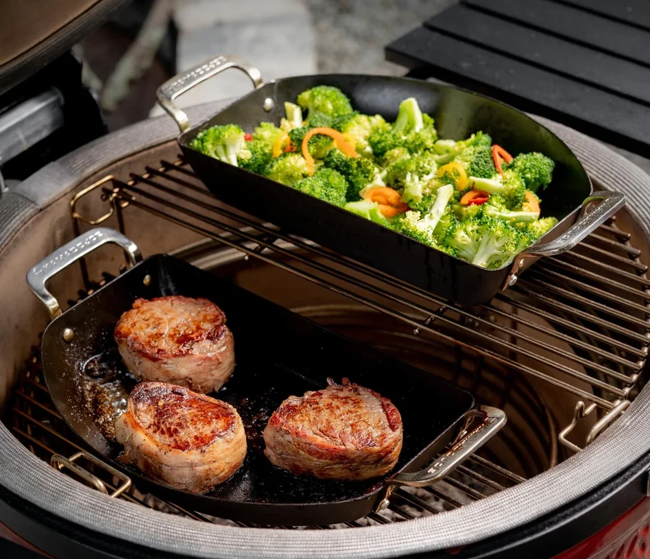 Kamado Joe Karbon Steel Halve Maan Pan 4 Kamado Joe Karbon Steel Halve Maan Pan - Afbeelding 2